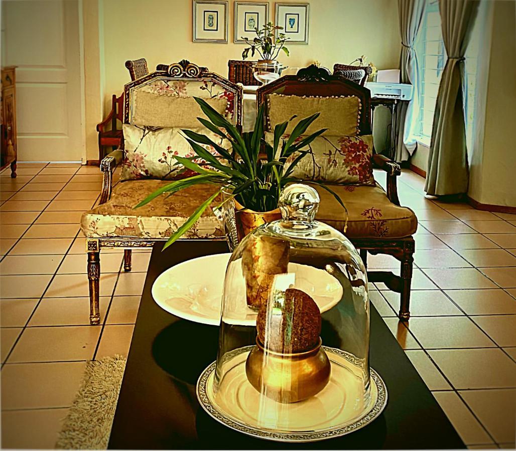 Vair'S Place Guest House In Sandton Paulshof - Apartment, Lux Suites & Spa Johannesburg Esterno foto