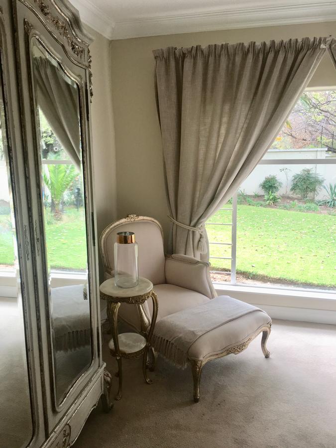 Vair'S Place Guest House In Sandton Paulshof - Apartment, Lux Suites & Spa Johannesburg Esterno foto