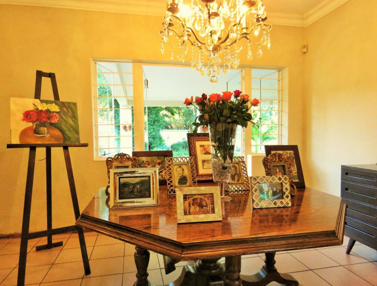 Vair'S Place Guest House In Sandton Paulshof - Apartment, Lux Suites & Spa Johannesburg Esterno foto